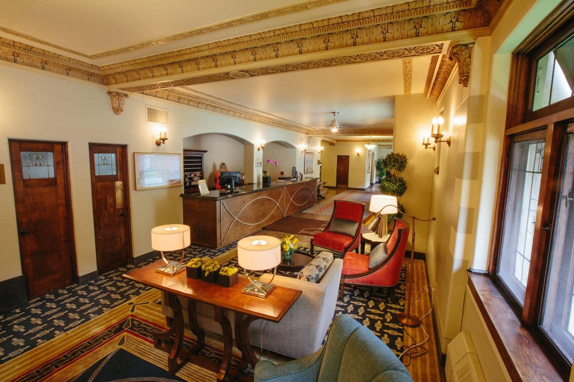 The Plaza Hotel - Milwaukee Extérieur photo
